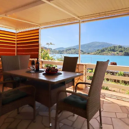 Neda Feriehus Vela Luka